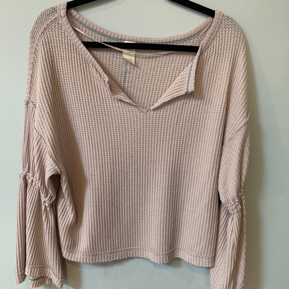 FREE PEOPLE LONG SLEEVE TOP LIKE NEW - Picture 1 of 3
